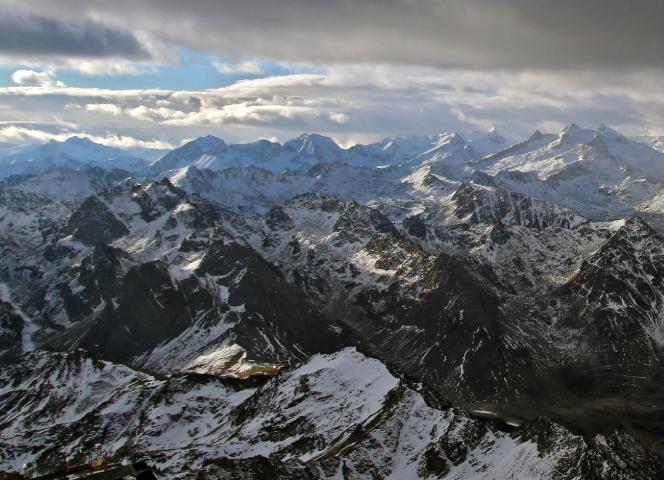 Le massif du Néouvielle, depuis le pic du Midi, à 2876 m.