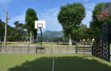 terrain multisports lac chambon