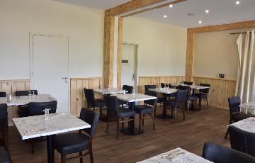 salle restaurant lac Chambon Cévéo