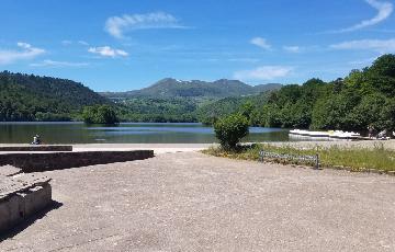 vue restaurant lac Chambon Cévéo