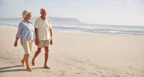 Couple séniors plage
